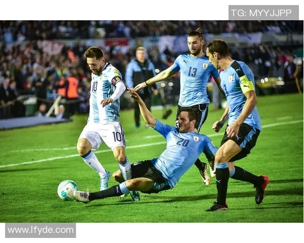 外国足球球星热衷的游戏世界揭秘 从电竞到休闲玩法全面分析