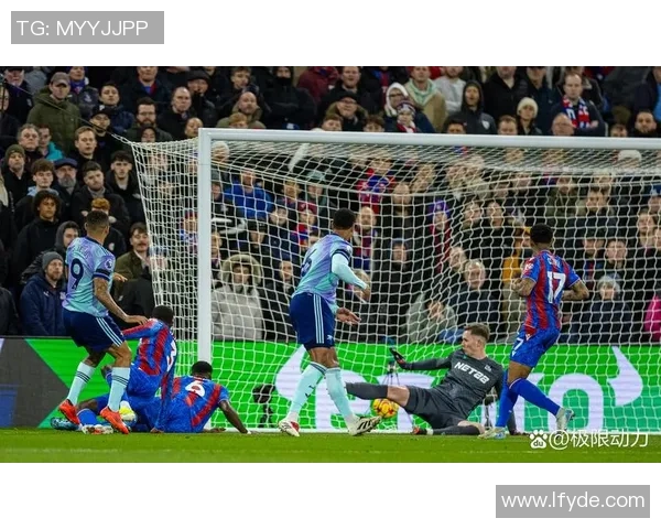 经常犯规的足球球星有哪些他们的激烈风格与争议行为分析